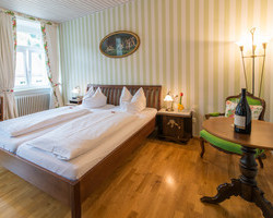 Goldener Adler Oberried - Hotel & Appartements (Oberried) Goldener Adler Oberried - Hotel & Appartements (Oberried)